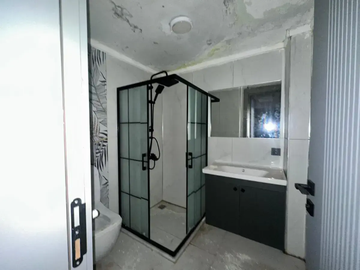 MERKEZDE FATİH CADDESİNDE KİRALIK DAİRE