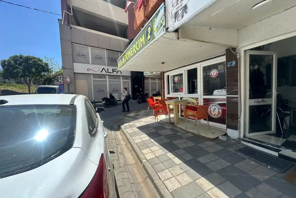 EFE DAYI CAMİ YANI SATILIK YATIRIMLIK DÜKKAN
