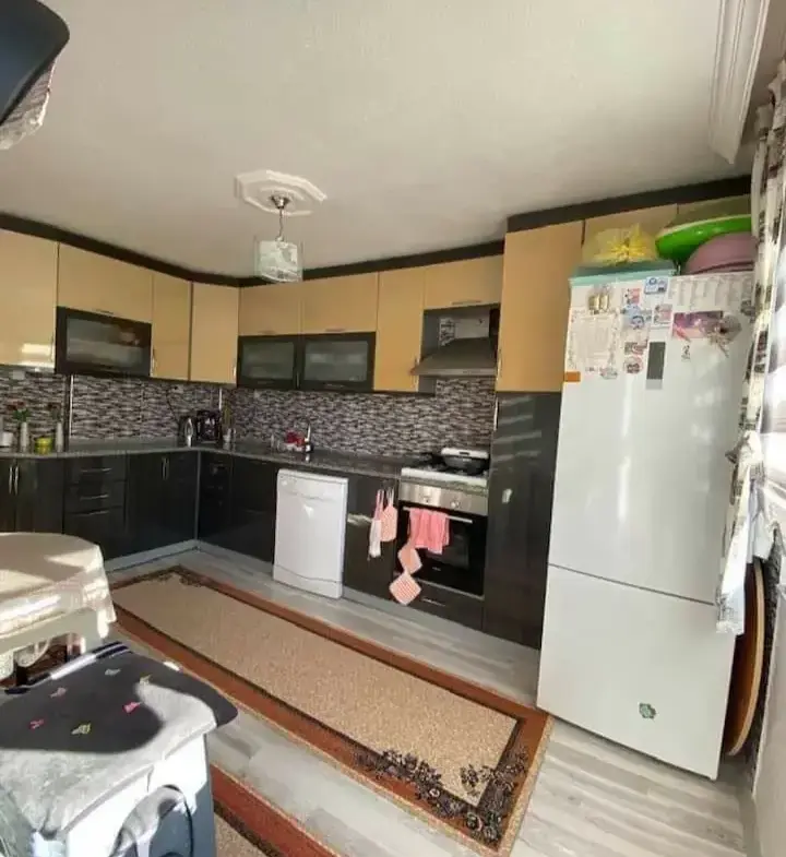 TURGUTALP MAHALLESİ HELVACI DURAĞI CİVARINDA SATILIK DAİRE
