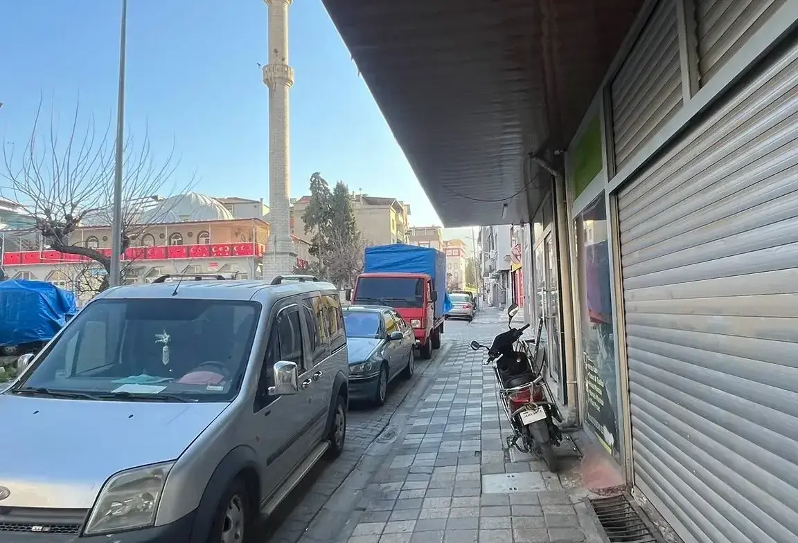 KUBBELİ CAMİ CİVARI ACİL SATILIK DÜKKAN