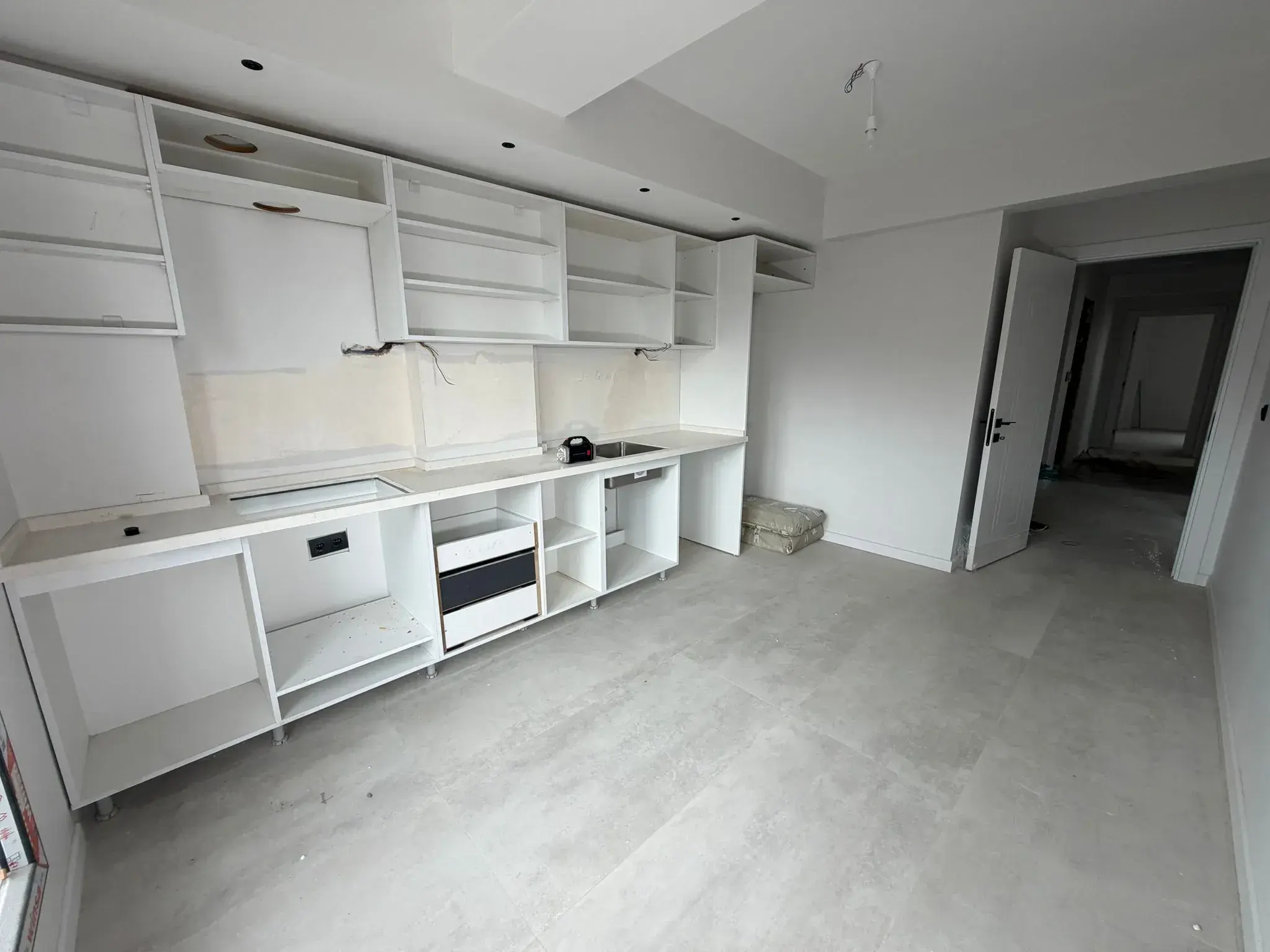 ADNAN MENDERES CADDESİ ÜZERİNDE SATILIK DAİRE