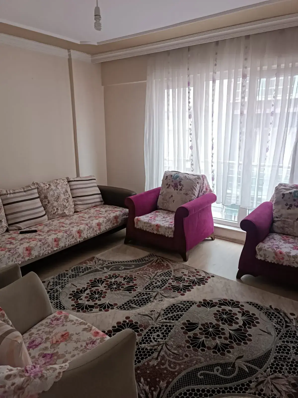 CUMA PAZARI CİVARI EŞYALI KİRALIK DAİRE