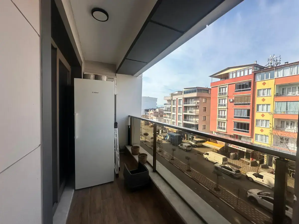 ÇORBACI AZİZ CİVARI CADDE ÜZERİ SATILIK DAİRE