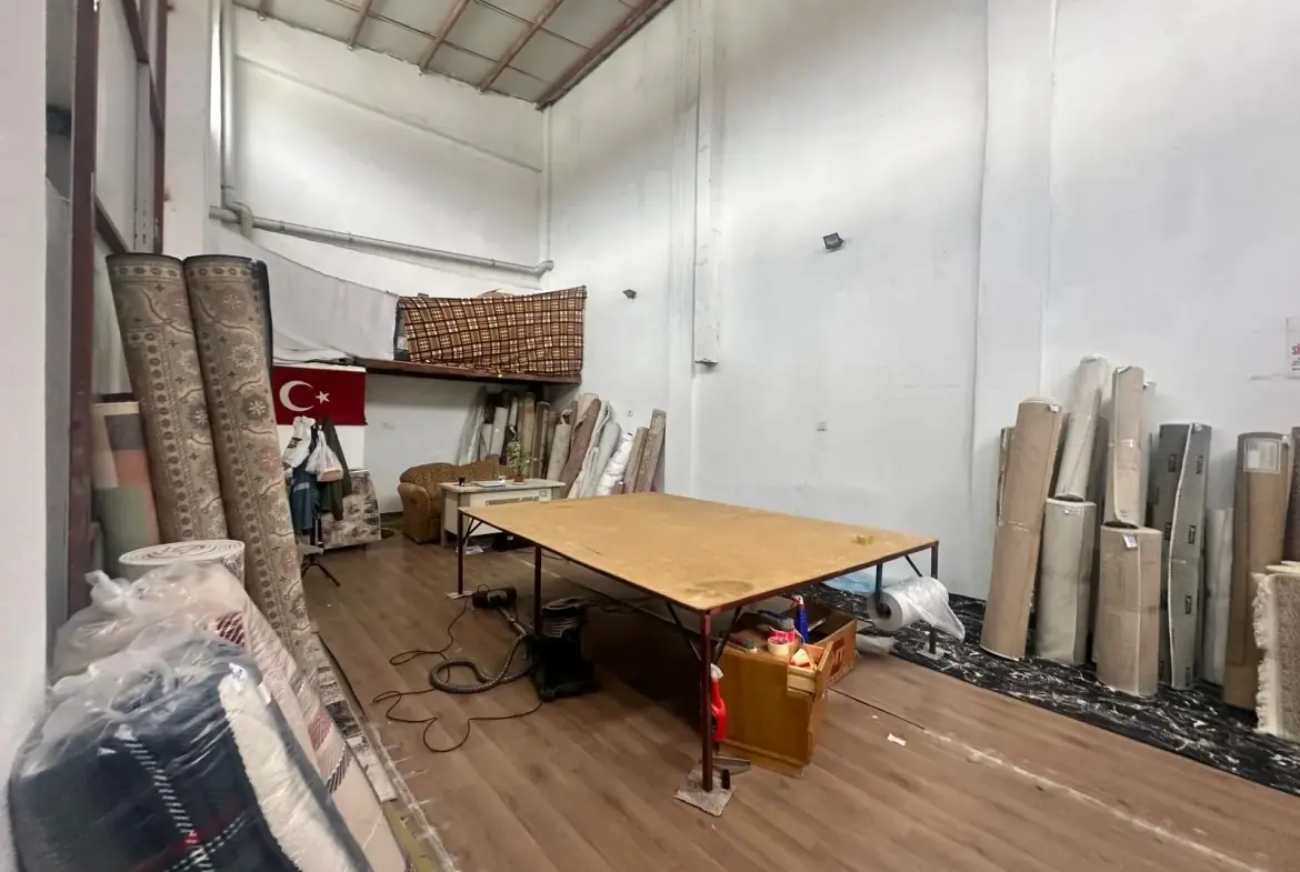 SANAYİDE SATILIK DÜKKANLAR