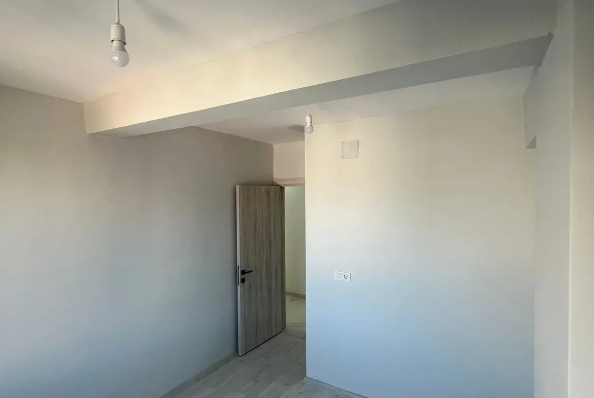 KIRKAĞAÇ 'DA SAAT KULESİ CİVARI SATILIK DAİRE
