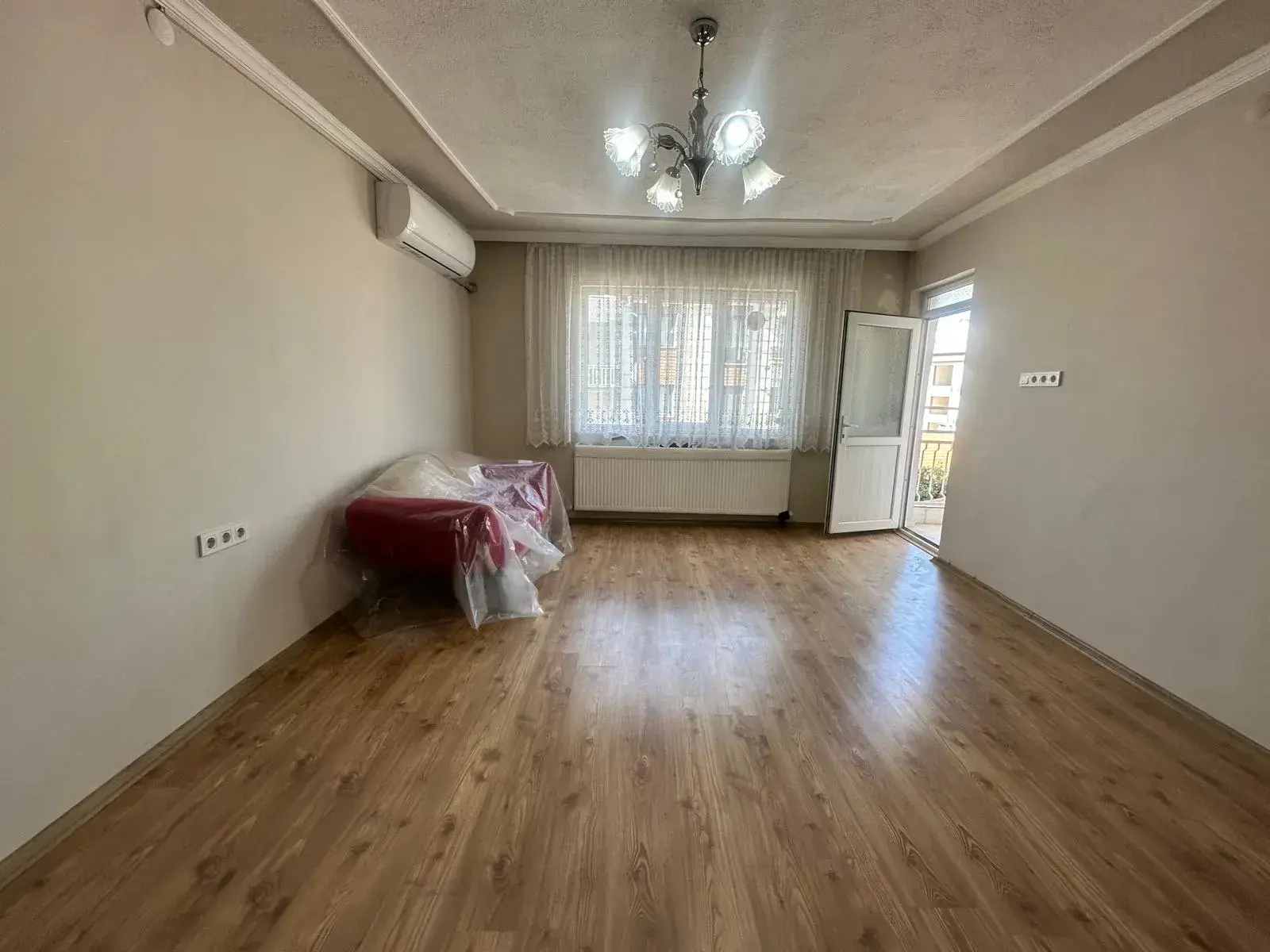 TURGUTALP HELVACI DURAĞI CİVARI SATILIK DAİRE