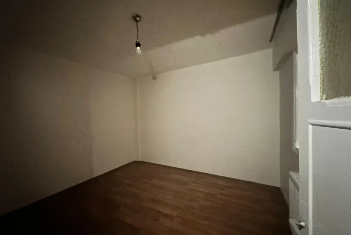 MERKEZDE ATATÜRK CADDESİNDE SATILIK DAİRE