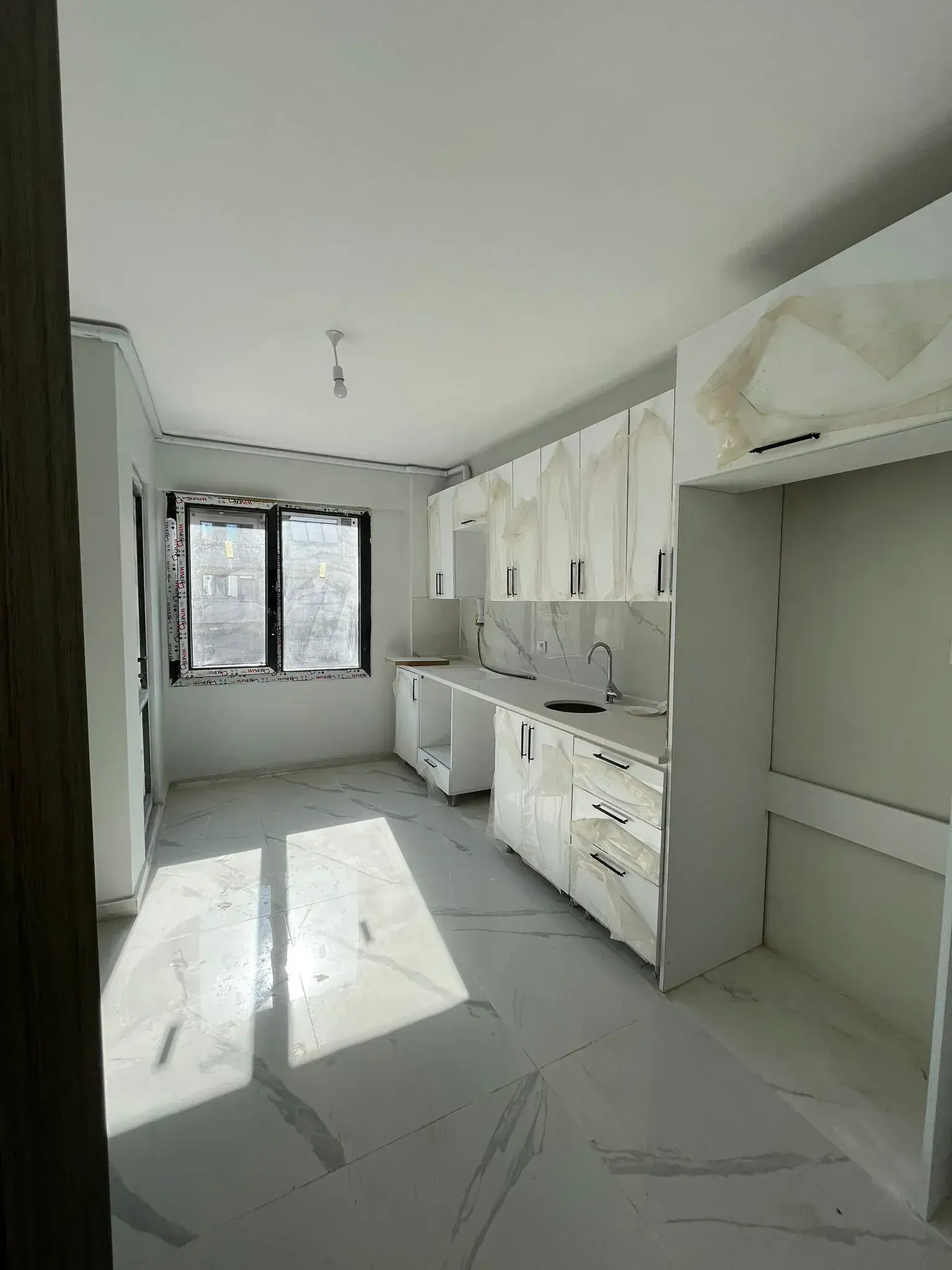 KIRKAĞAÇ 'DA SAAT KULESİ CİVARI SATILIK DAİRE