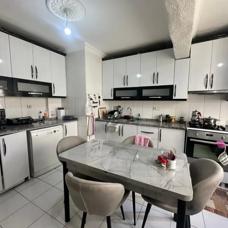 ESKİ POLİS KARAKOLU ALTINDA SATILIK DAİRE