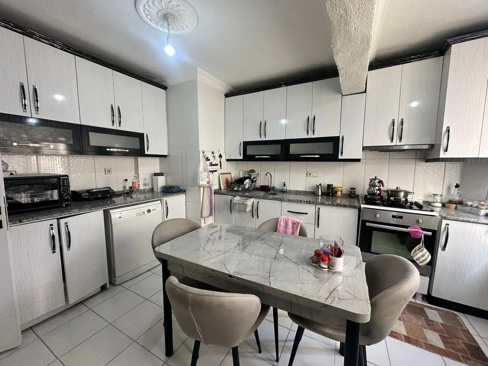 ESKİ POLİS KARAKOLU ALTINDA SATILIK DAİRE