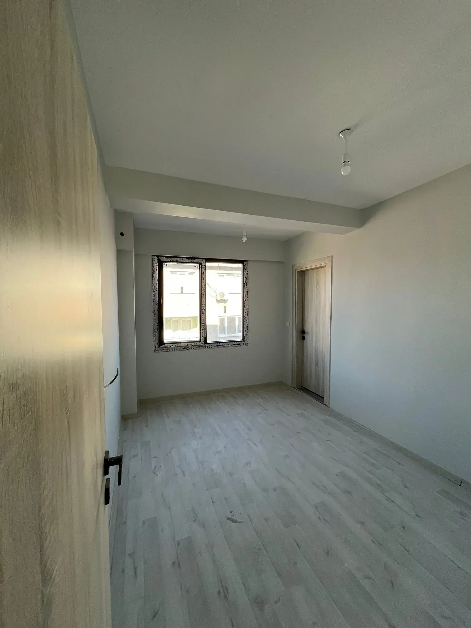 53821cf5-6814-4b39-96b9-3da8030f0fb1 KIRKAĞAÇ 'DA SAAT KULESİ CİVARI SATILIK DAİRE