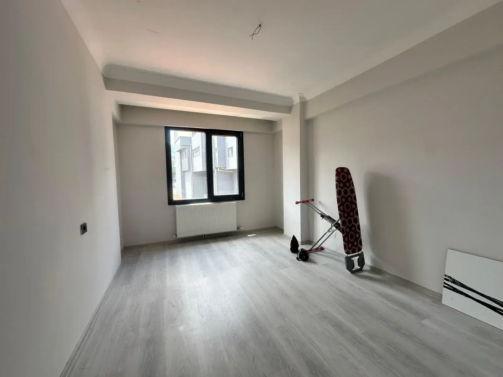 MERKEZDE BEŞYOLDA SARI HOCA AŞ EVİ CİVARINDA SATILIK DUBLEKS