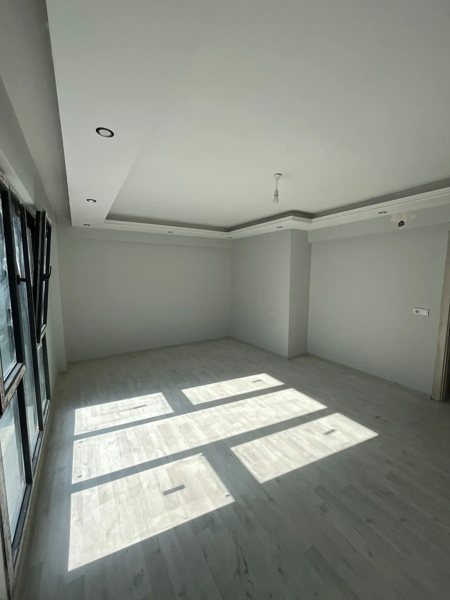 8c066a02-8975-4c90-b776-63af30200d93 KIRKAĞAÇ 'DA SAAT KULESİ CİVARI SATILIK DAİRE