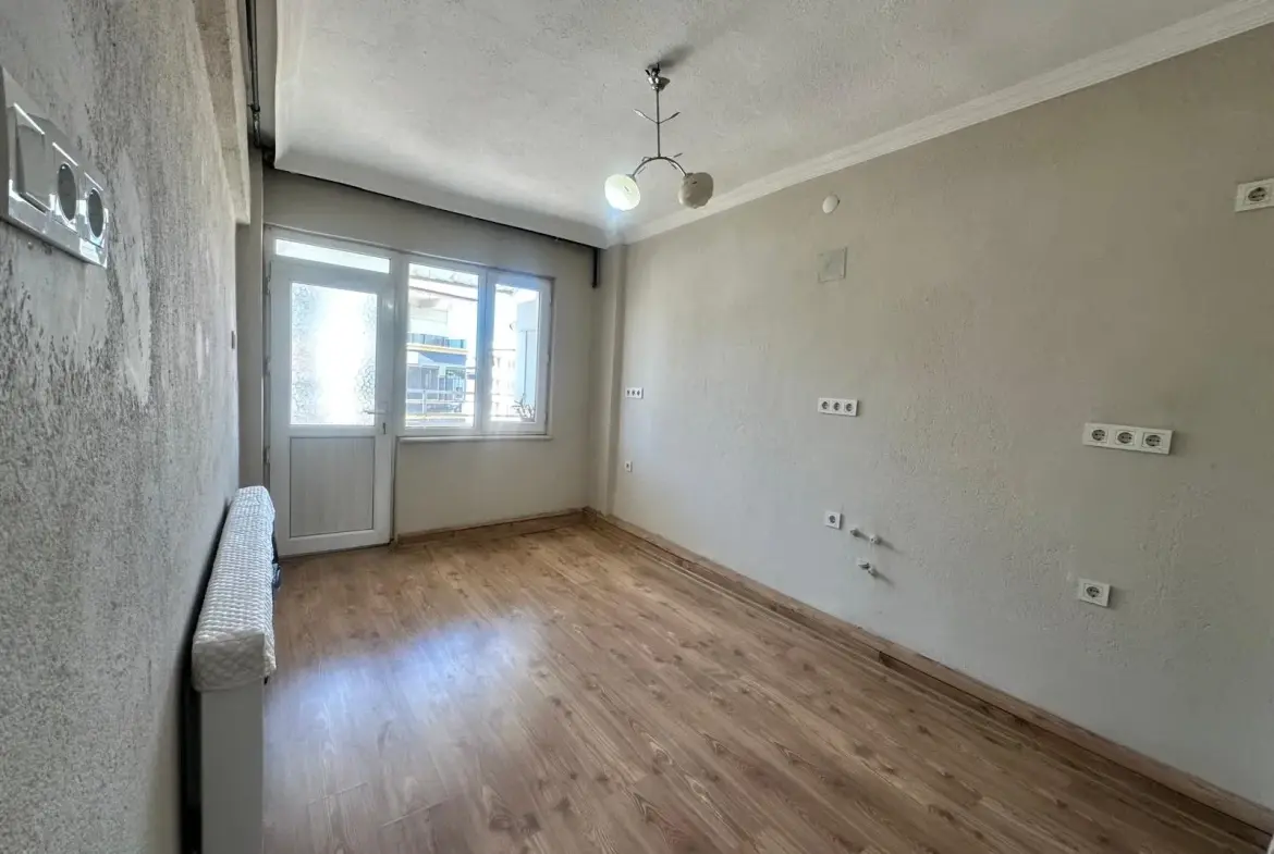 TURGUTALP HELVACI DURAĞI CİVARI SATILIK DAİRE