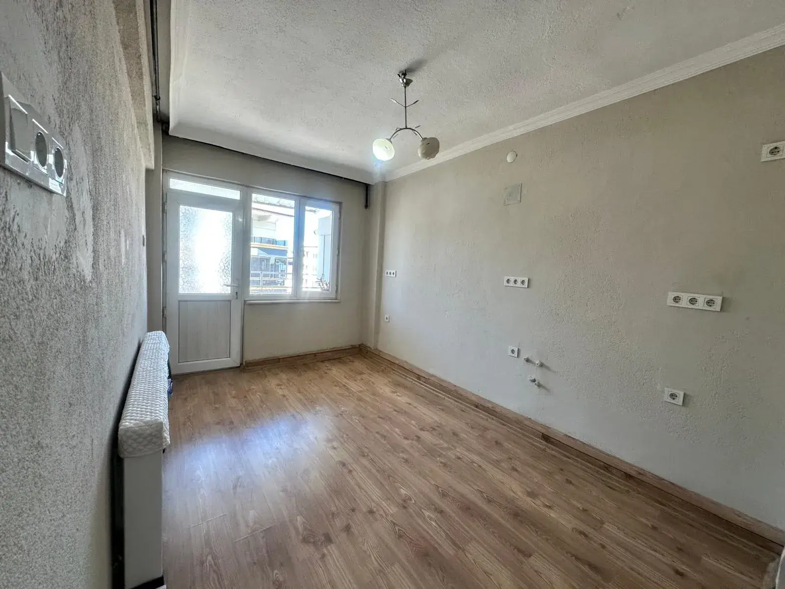 TURGUTALP HELVACI DURAĞI CİVARI SATILIK DAİRE