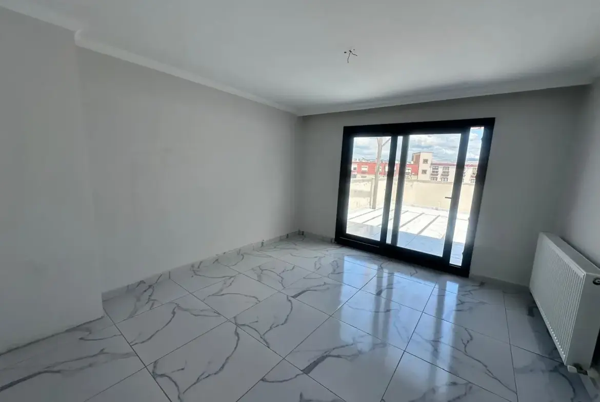 MERKEZDE BEŞYOLDA SARI HOCA AŞ EVİ CİVARINDA SATILIK DUBLEKS