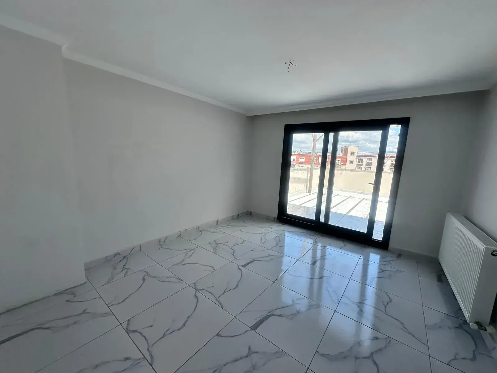 MERKEZDE BEŞYOLDA SARI HOCA AŞ EVİ CİVARINDA SATILIK DUBLEKS