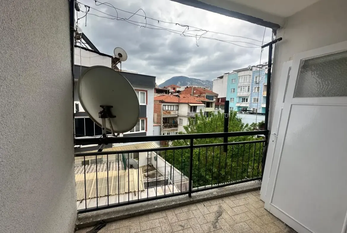 MERKEZDE ATATÜRK CADDESİNDE SATILIK DAİRE
