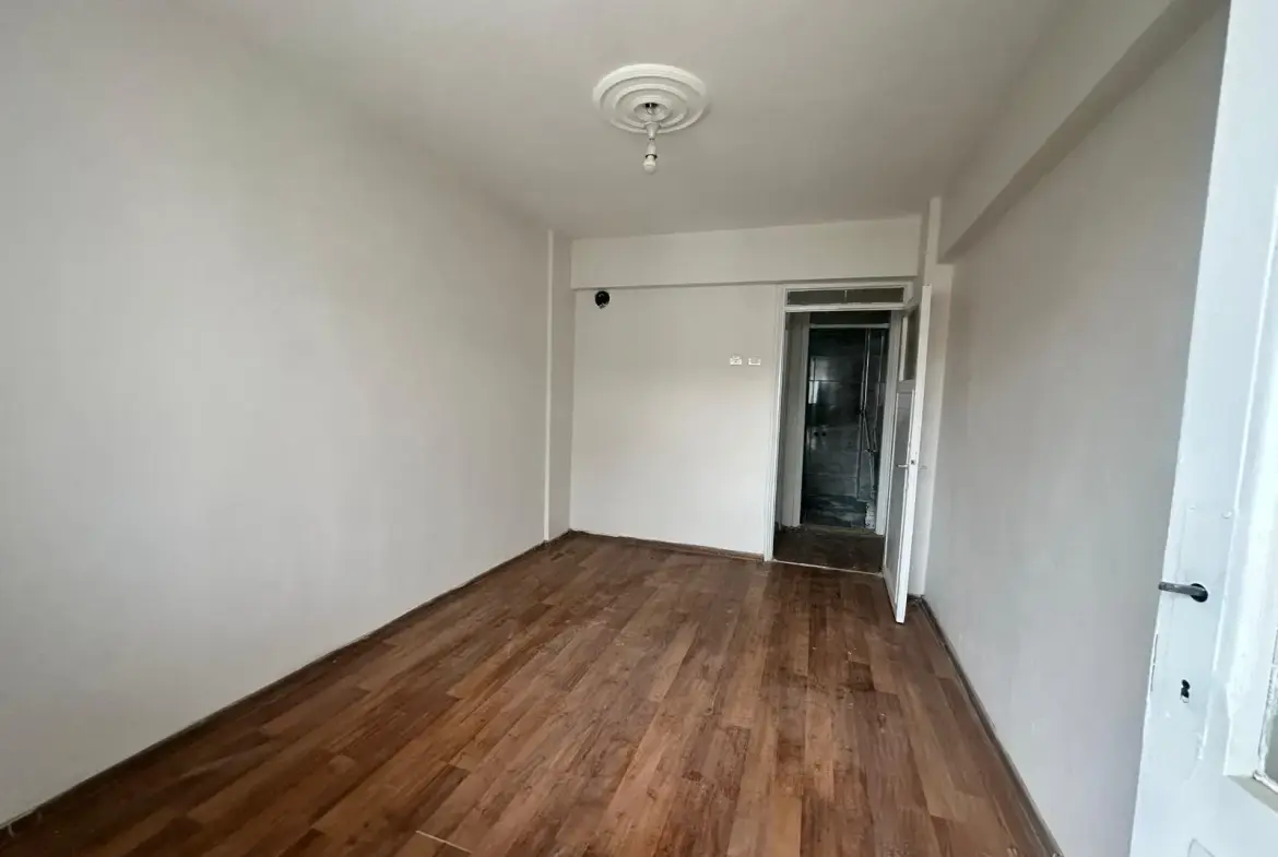 MERKEZDE ATATÜRK CADDESİNDE SATILIK DAİRE