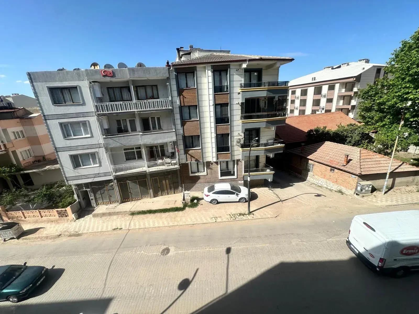 TURGUTALP HELVACI DURAĞI CİVARI SATILIK DAİRE