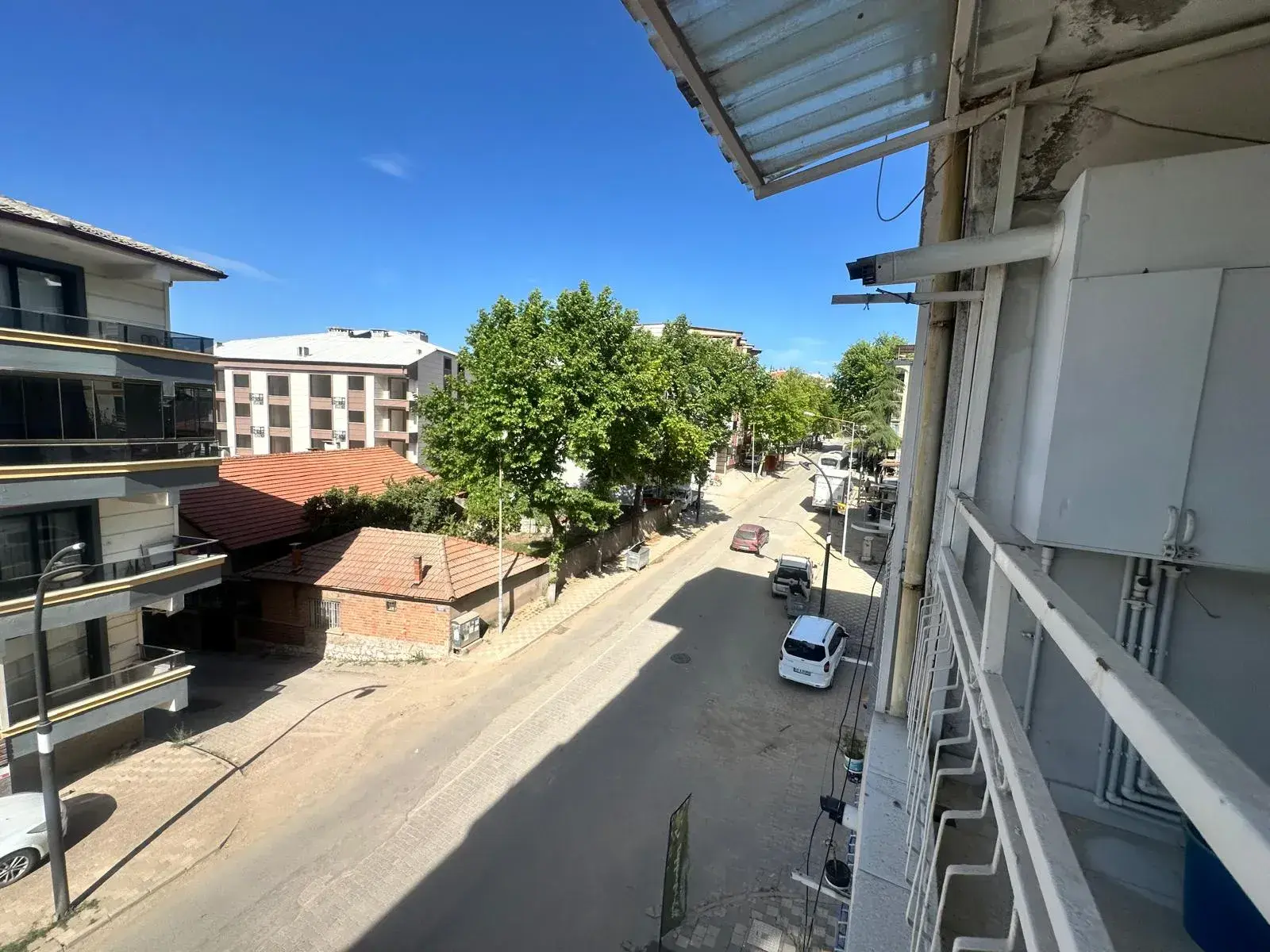 TURGUTALP HELVACI DURAĞI CİVARI SATILIK DAİRE
