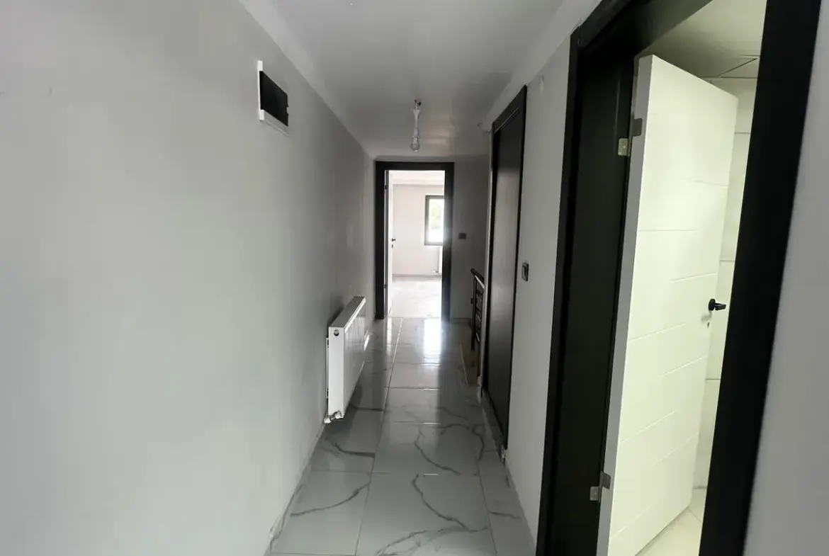 MERKEZDE BEŞYOLDA SARI HOCA AŞ EVİ CİVARINDA SATILIK DUBLEKS
