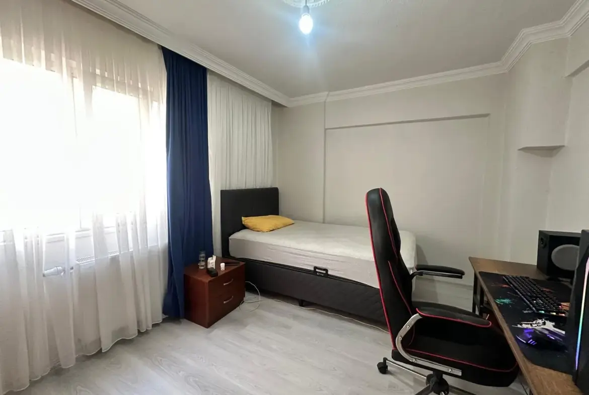 ESKİ POLİS KARAKOLU ALTINDA SATILIK DAİRE