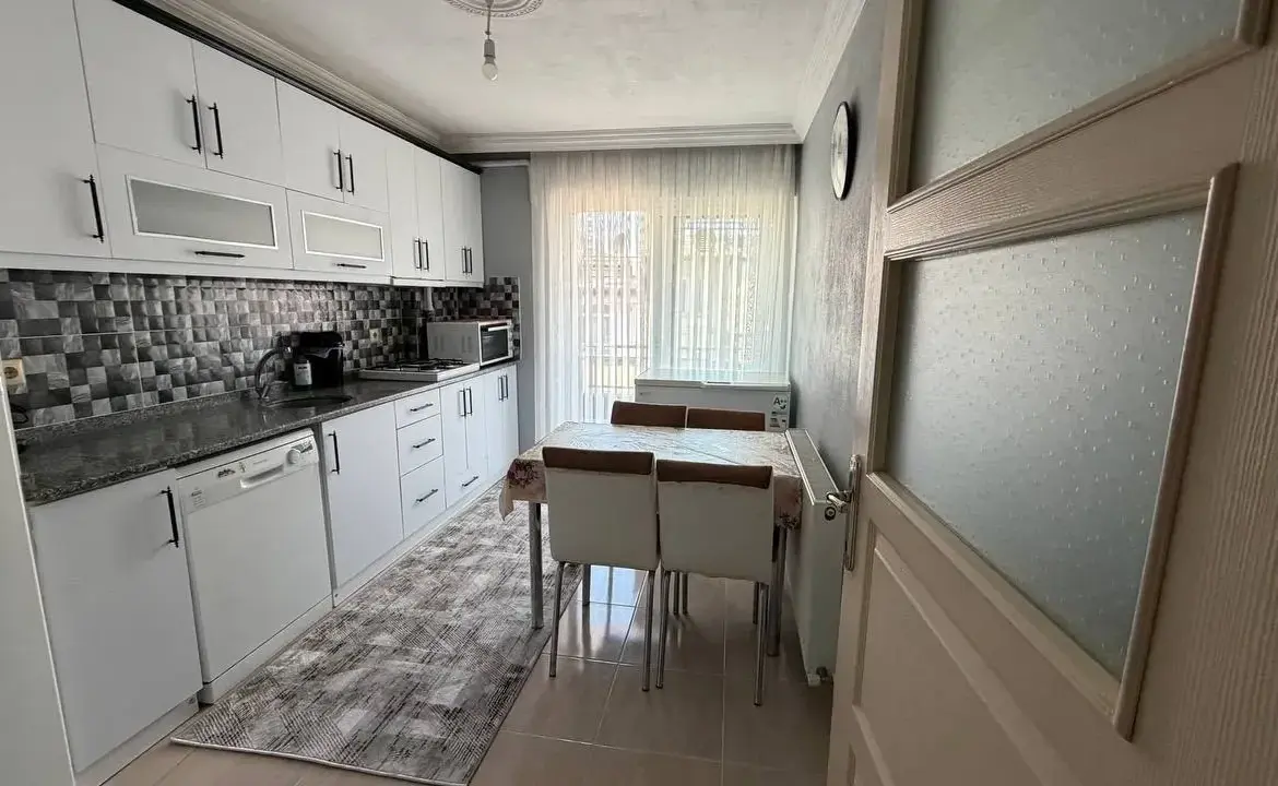 TURGUTALP MAHALLESİ ZORLU TİCARET ÜZERİ SATILIK 2+1 DAİRE
