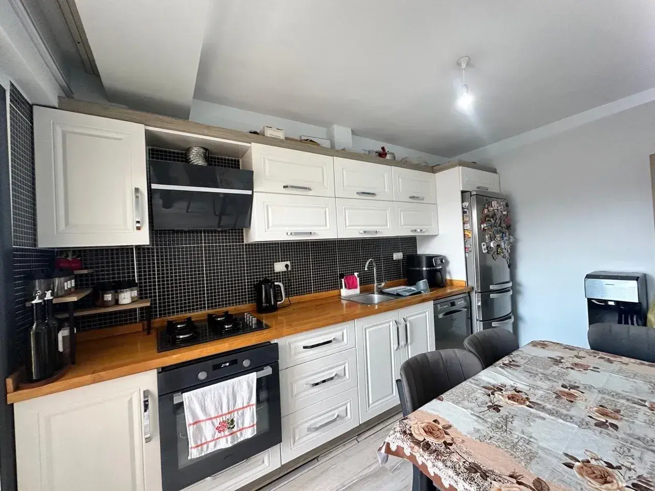CUMHURİYET MAHALLESİ ONBAŞIOĞLU SİTESİ'NDE SATILIK 3+1 DAİRE