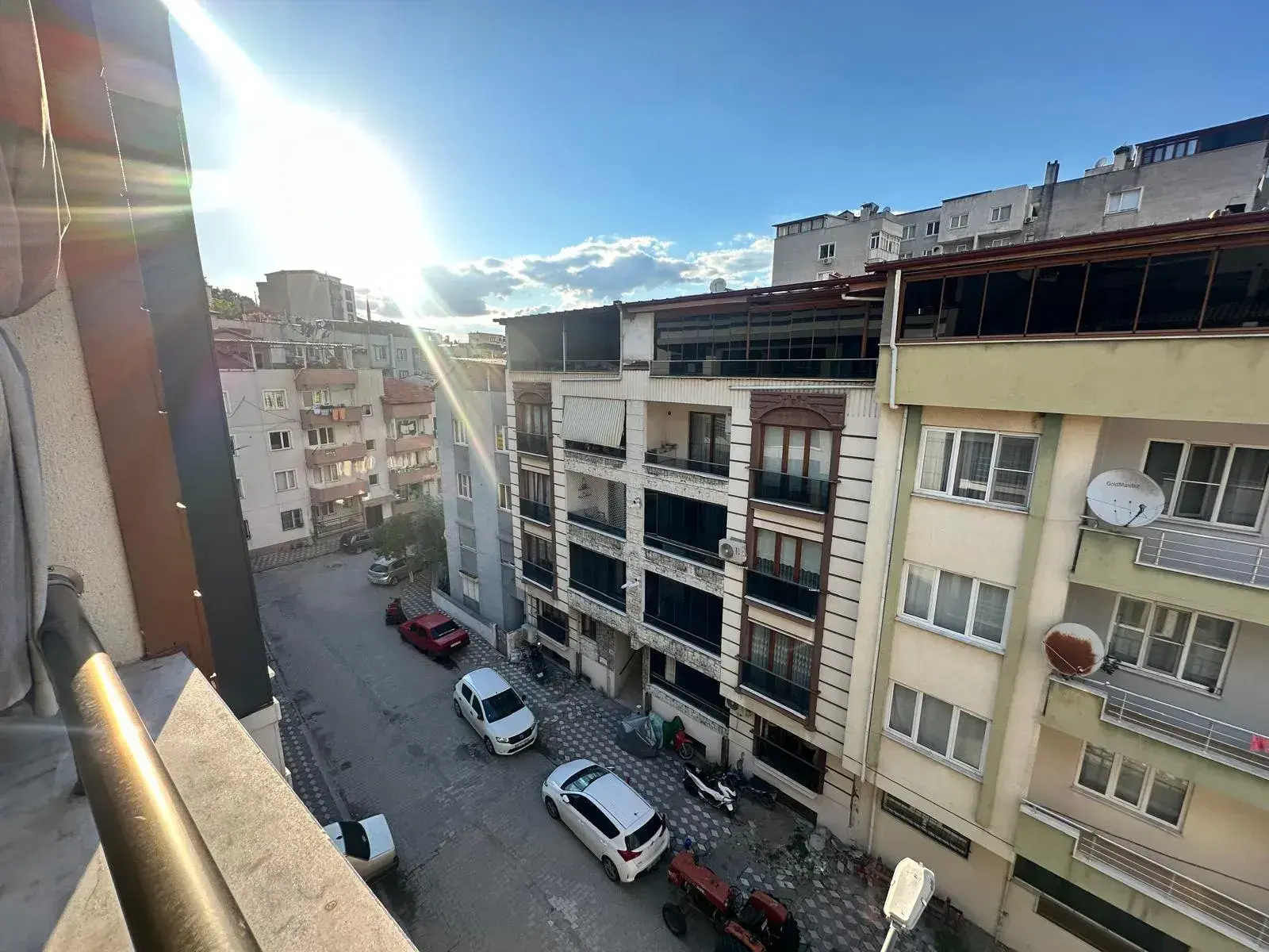 HAMİDİYE MAHALLESİ ULUPINAR CAMİ CİVARI SATILIK DAİRE