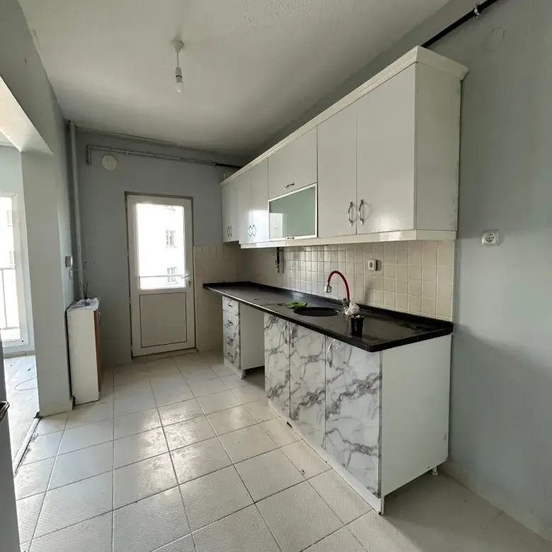 TURGUTALP MAHALLESİNDE ! ACİL ! TOKİLERDE SATILIK DAİRE