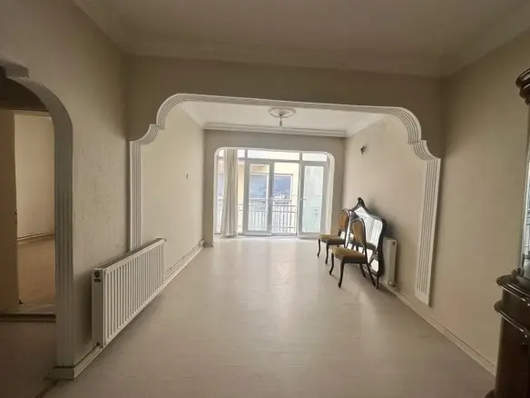 KURTULUŞ MAHALLESİ PAZAR YERİ CİVARINDA 270 m² SATILIK TRİPLEKS