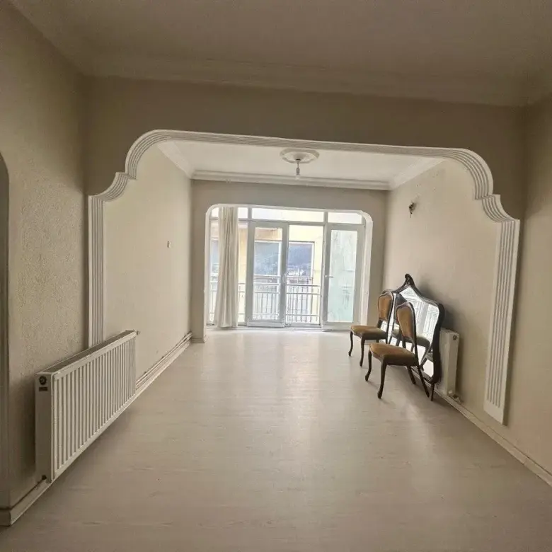 KURTULUŞ MAHALLESİ PAZAR YERİ CİVARINDA 270 m² SATILIK TRİPLEKS
