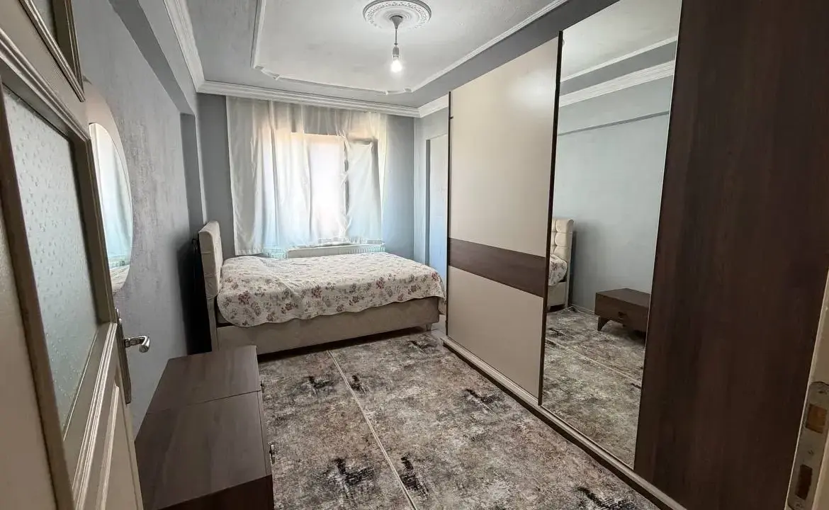 TURGUTALP MAHALLESİ ZORLU TİCARET ÜZERİ SATILIK 2+1 DAİRE