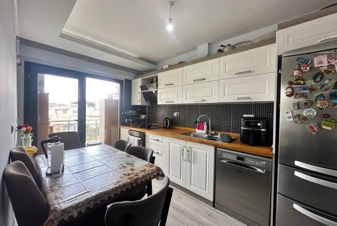 CUMHURİYET MAHALLESİ ONBAŞIOĞLU SİTESİ'NDE SATILIK 3+1 DAİRE