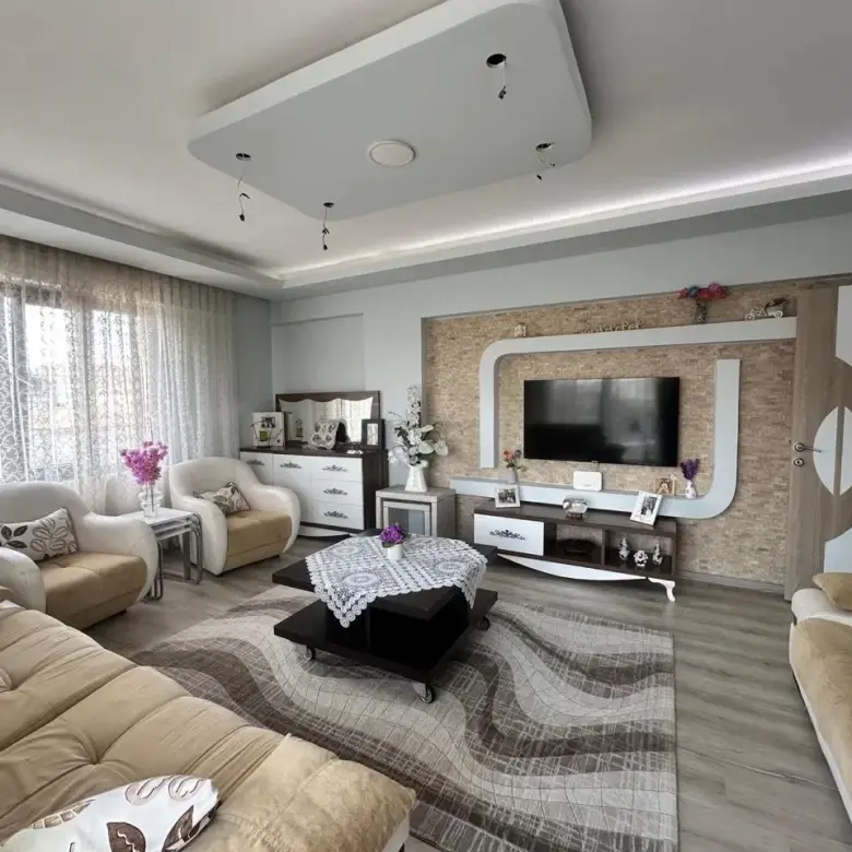 CUMHURİYET MAHALLESİ ONBAŞIOĞLU SİTESİ'NDE SATILIK 3+1 DAİRE