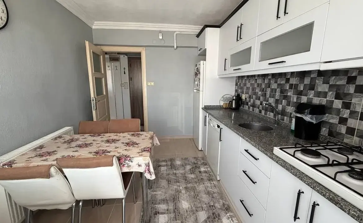 TURGUTALP MAHALLESİ ZORLU TİCARET ÜZERİ SATILIK 2+1 DAİRE