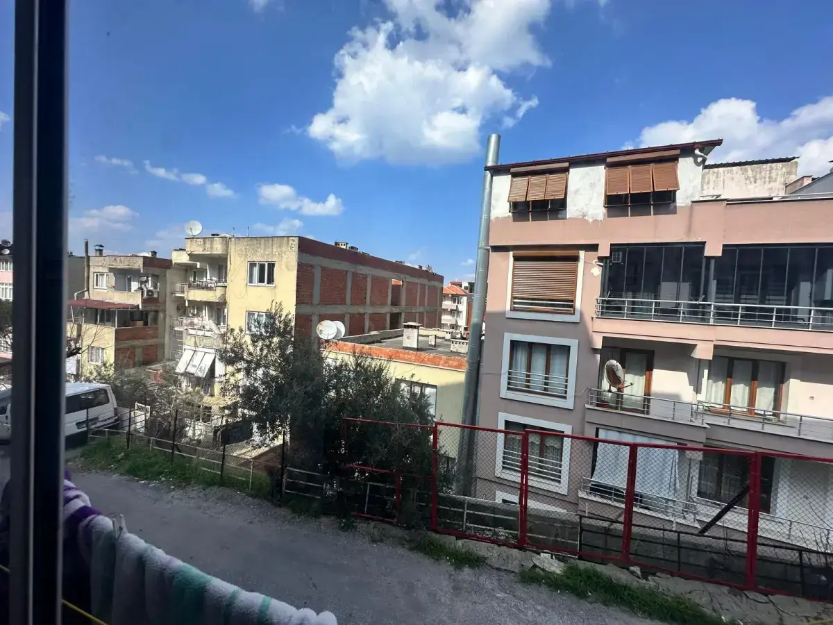 FAİK USTA MEVKİNDE ERENLER CAMİ CİVARI SATILIK DAİRE