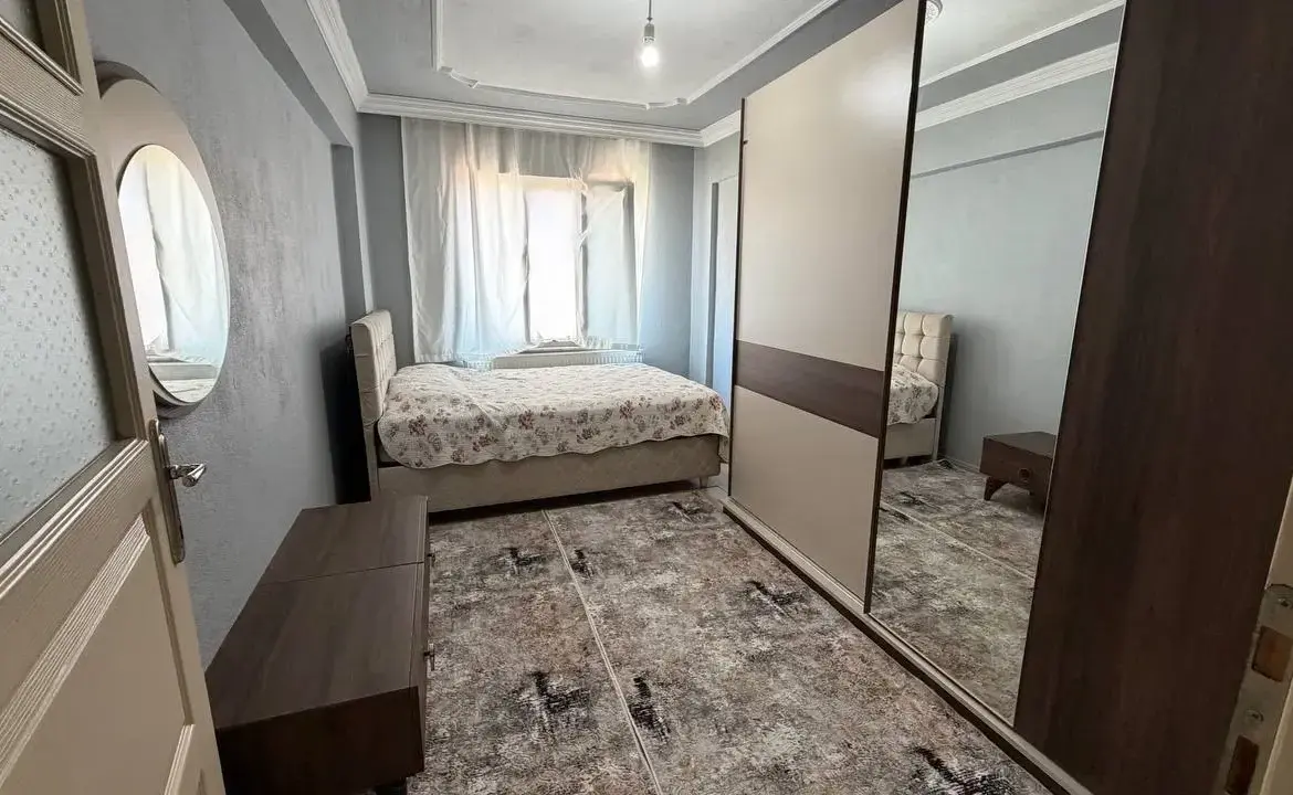TURGUTALP MAHALLESİ ZORLU TİCARET ÜZERİ SATILIK 2+1 DAİRE