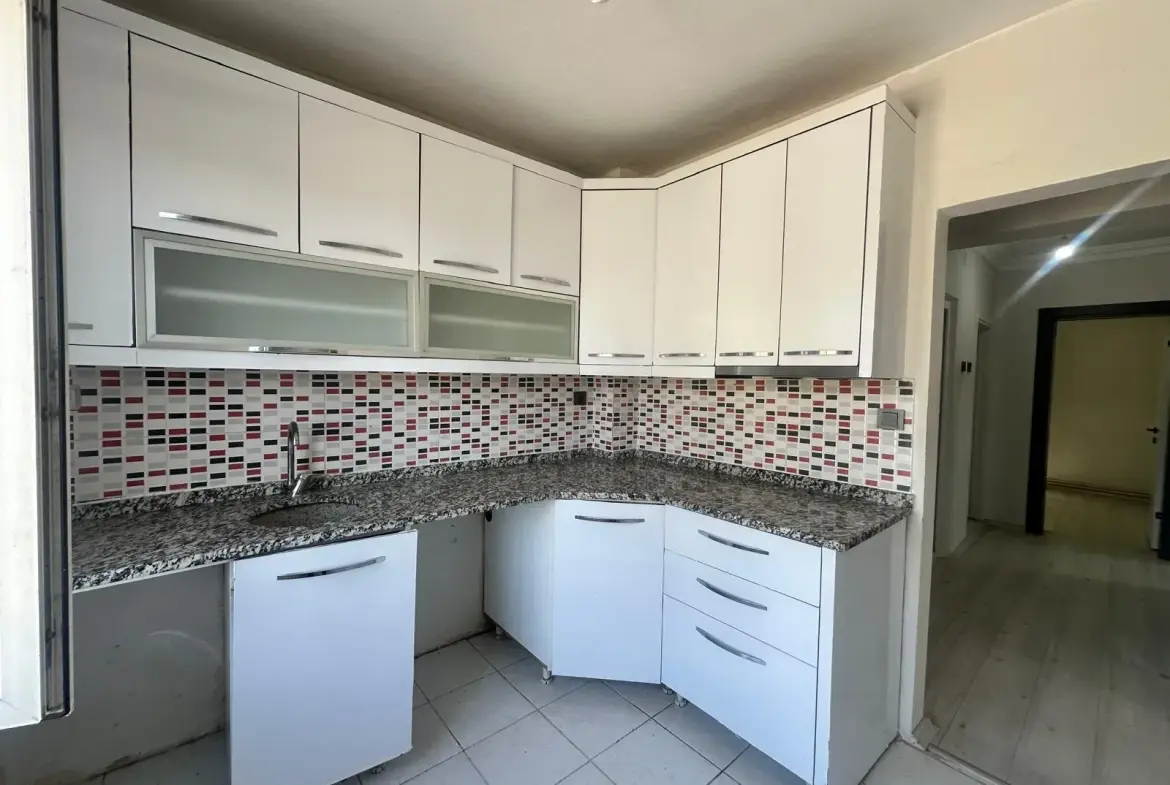 13 EYLÜL MAHALLESİ PRESTİJ CADDESİ ALTINDA SATILIK DAİRE