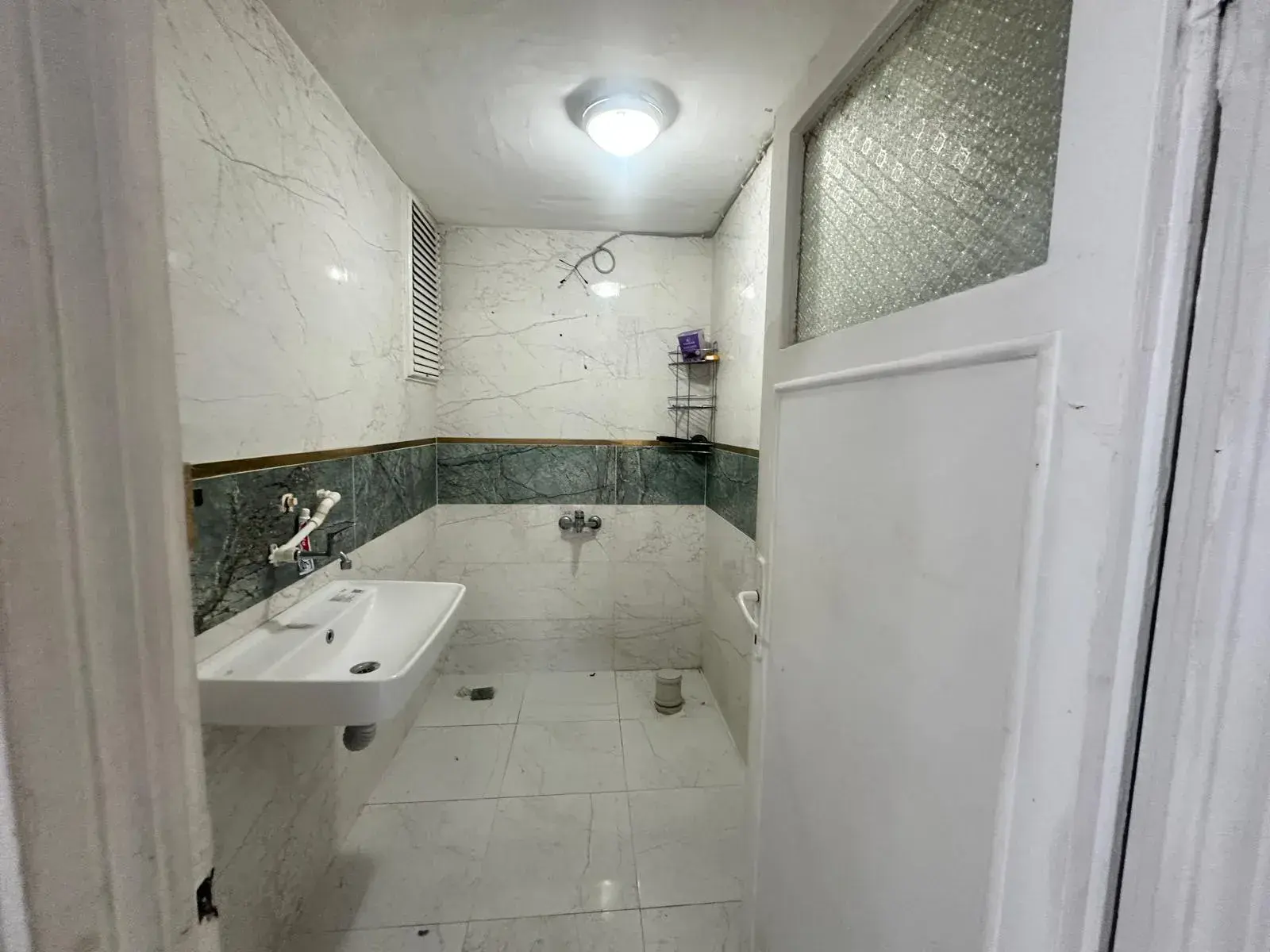 13 EYLÜL MAHALLESİ PRESTİJ CADDESİ ALTINDA SATILIK DAİRE