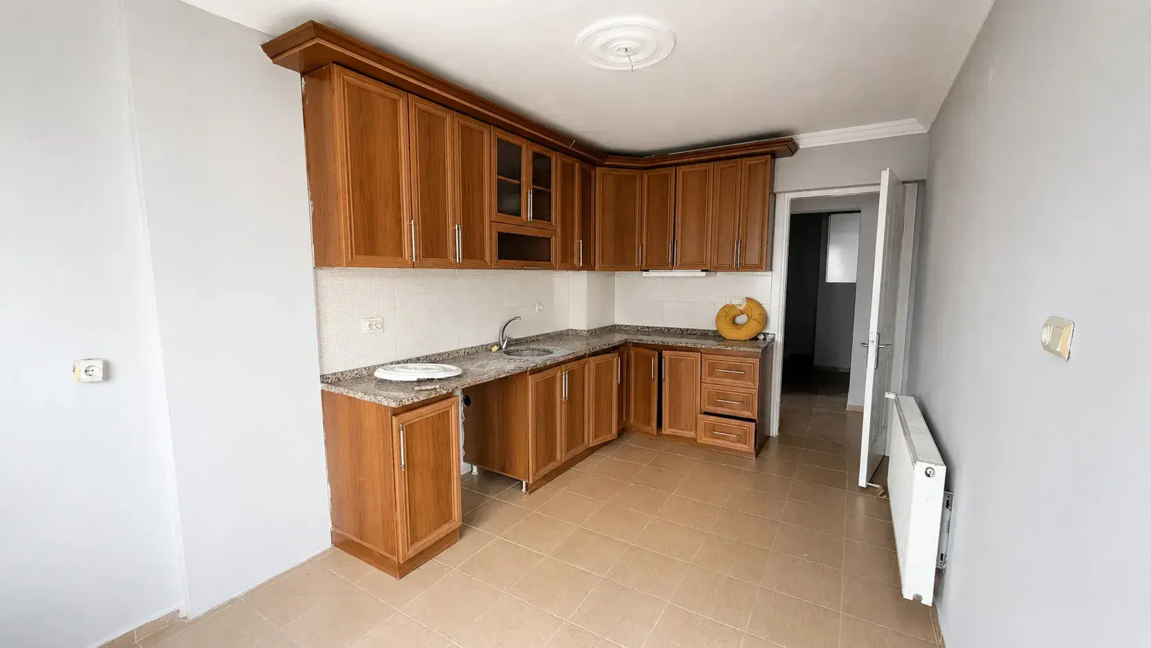 BÜYÜK MİGROS ALTINDA SATILIK DAİRE