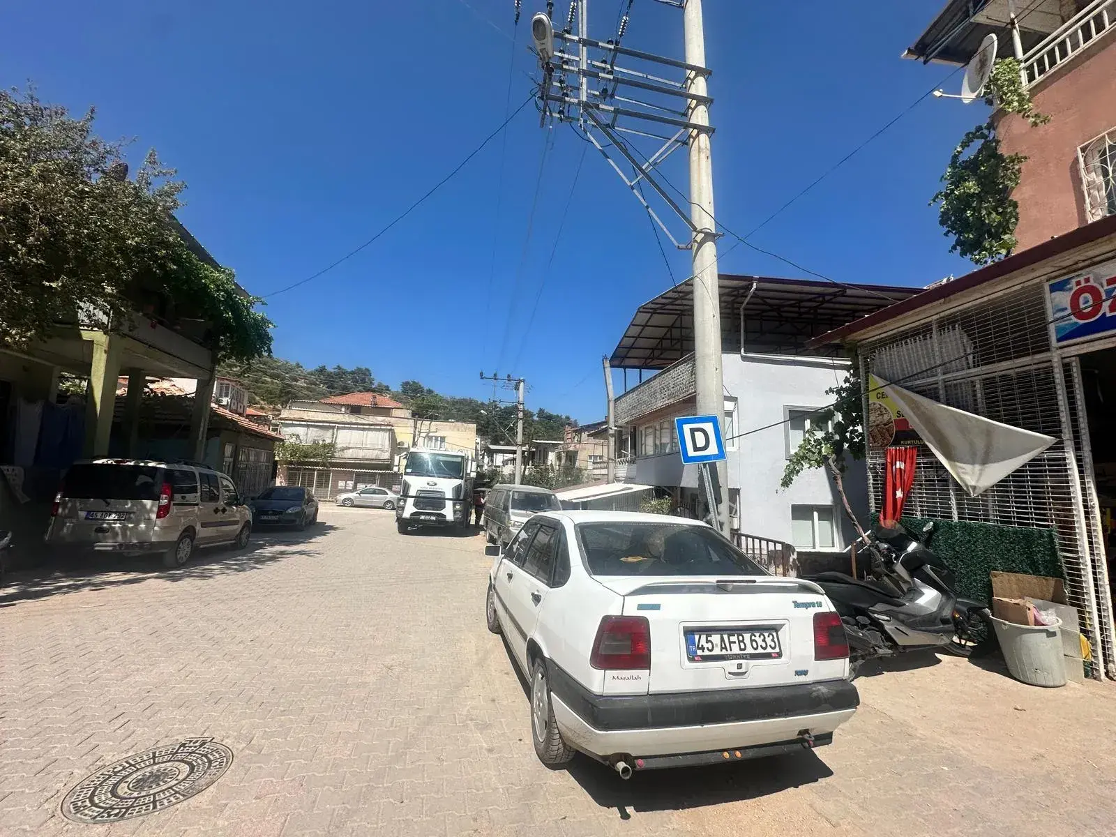 TURGUTALP 'DE KOĞUKDEREDE DEVREN SATILIK MARKET