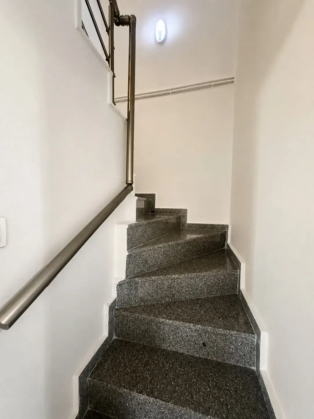 TURGUTALP MAHALLESİ RIFAT DAĞDELEN OKULU CİVARI SATILIK DUBLEX