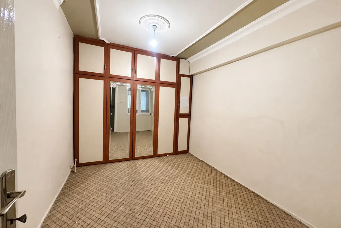 Kurtuluş Mahallesi Çarşamba Pazarı Civarı 3+1 Satılık Daire