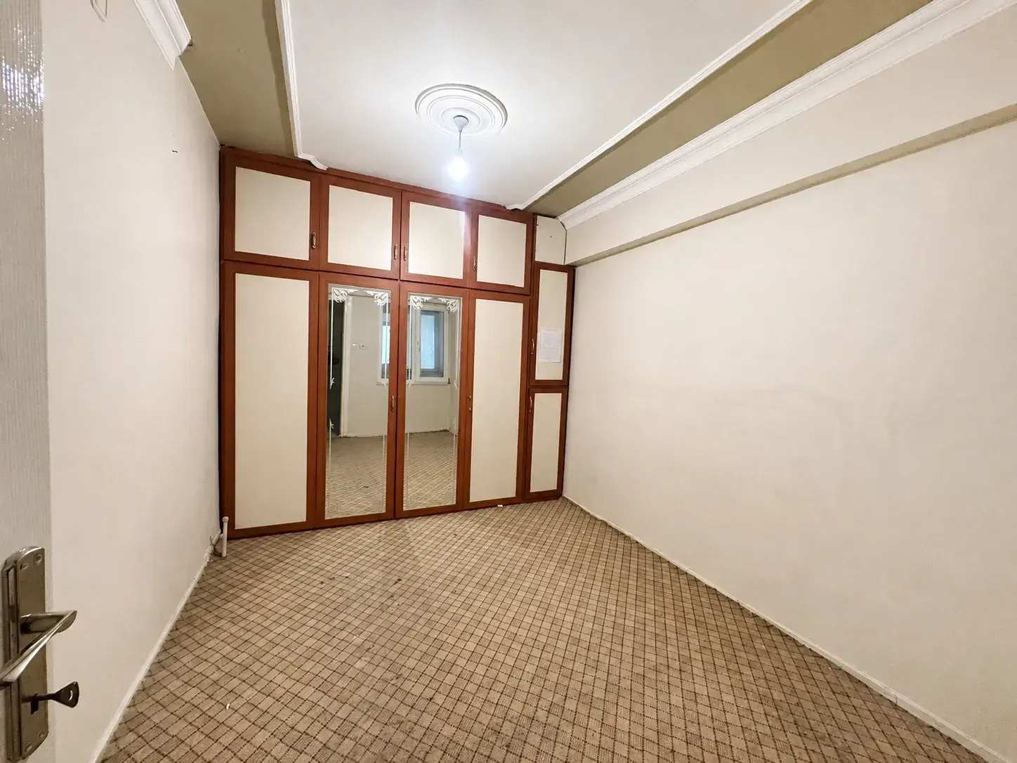 Kurtuluş Mahallesi Çarşamba Pazarı Civarı 3+1 Satılık Daire