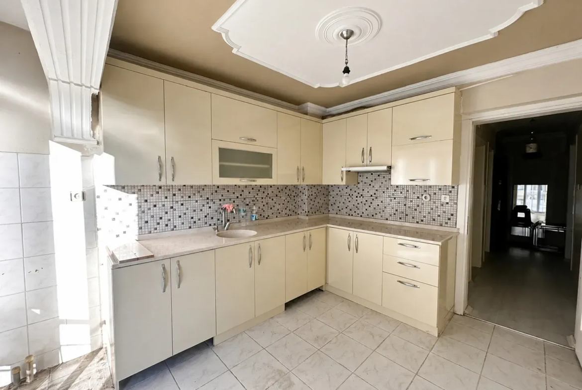 Kurtuluş Mahallesi Çarşamba Pazarı Civarı 3+1 Satılık Daire