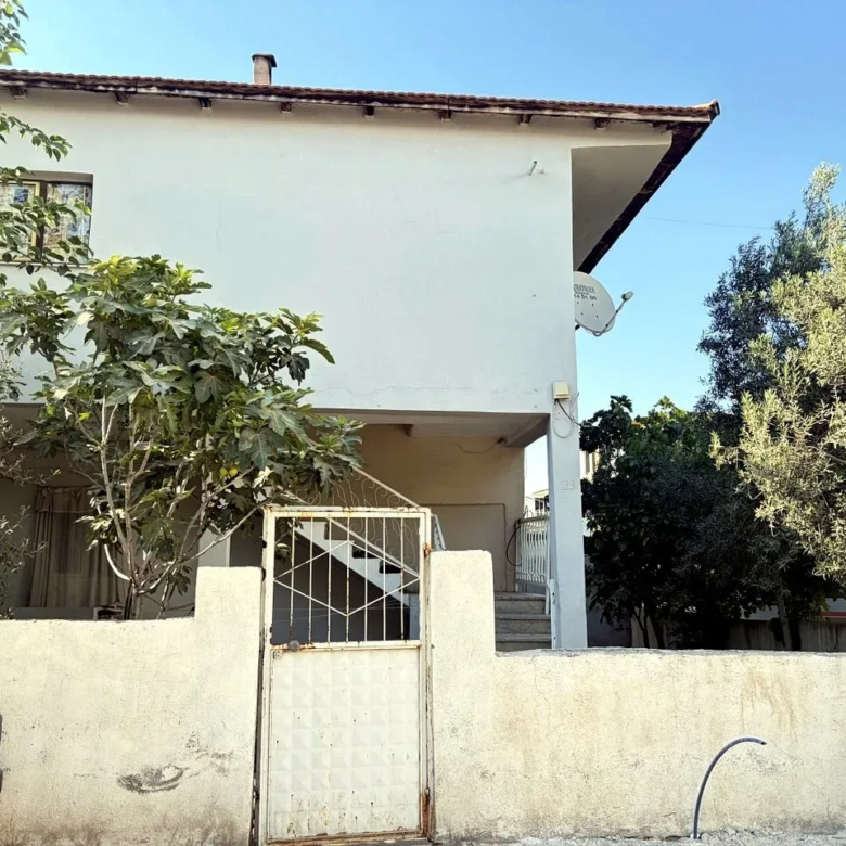13 Eylül Mahallesi Laleli Düğün Salonu Civarı Satılık Müstakil Ev