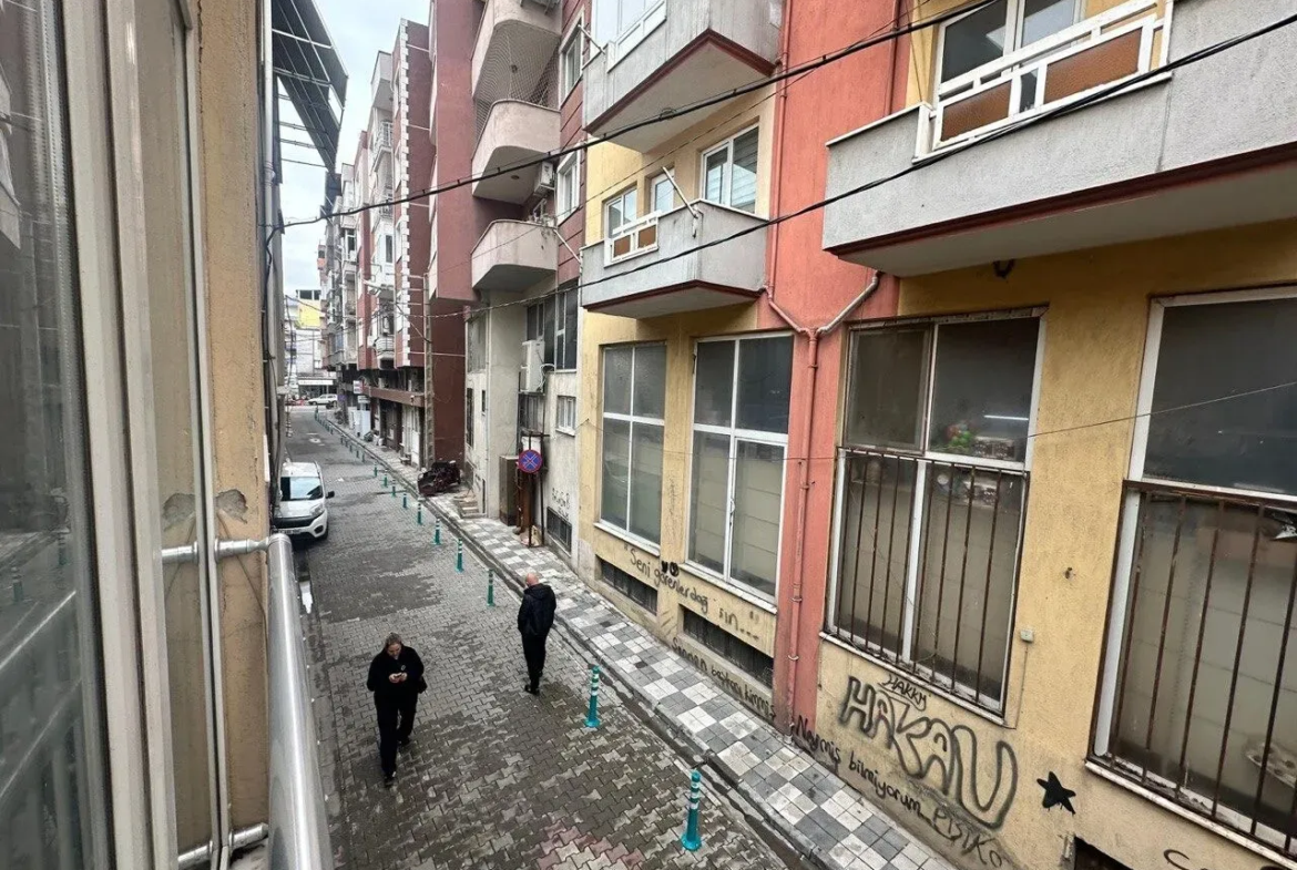 KURTULUŞ MAHALLESİ PAZAR YERİ CİVARINDA 270 m² SATILIK TRİPLEKS