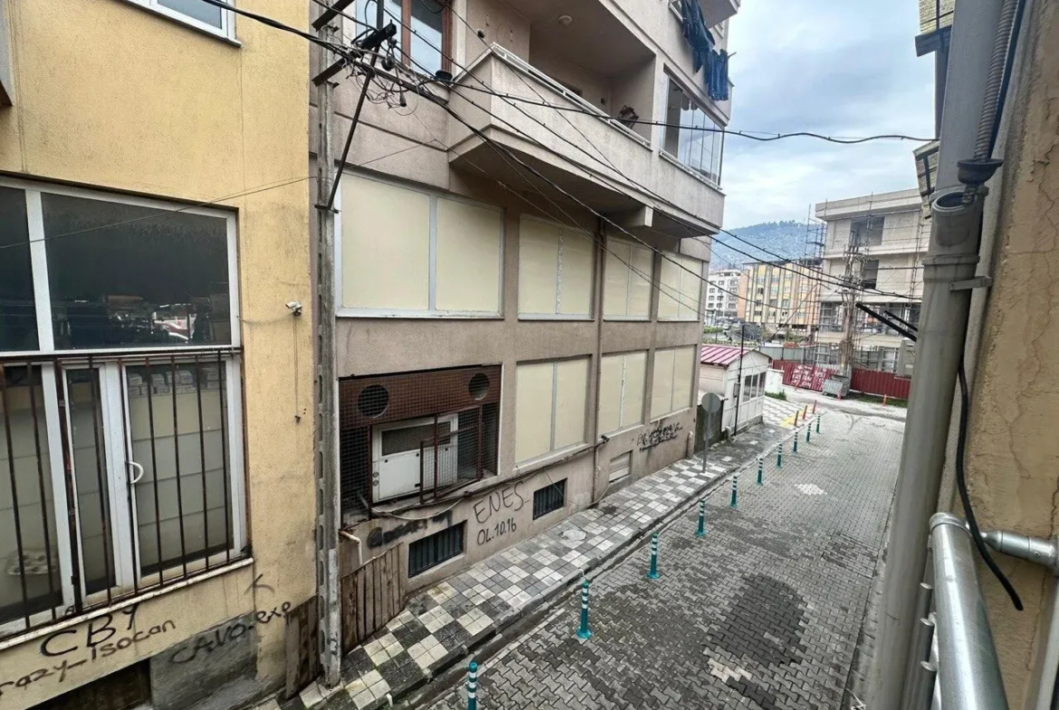 KURTULUŞ MAHALLESİ PAZAR YERİ CİVARINDA 270 m² SATILIK TRİPLEKS